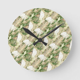 Clock white blomsterfjäril rund klocka
