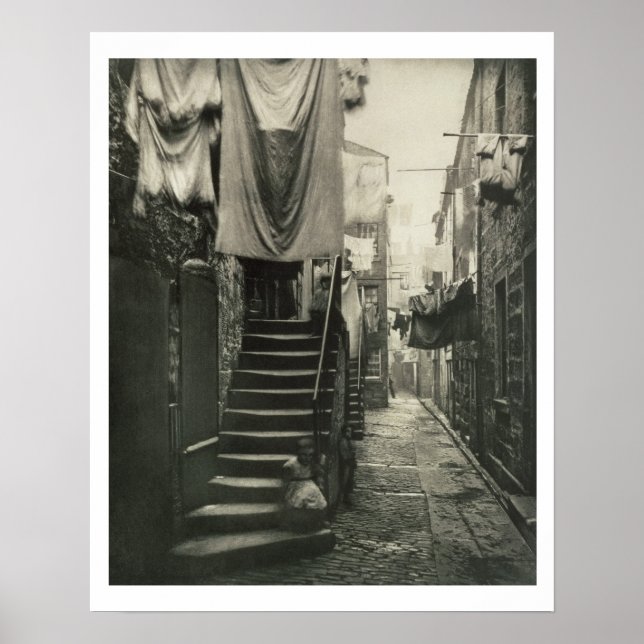 Close no 193, 17-27 High Street, Glasgow, from 'O Poster (Framsidan)