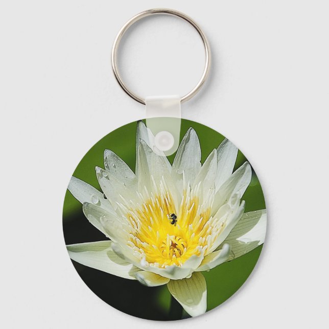 Close White Vatten Lily Flower and Bee Keychains Nyckelring (Framsida)