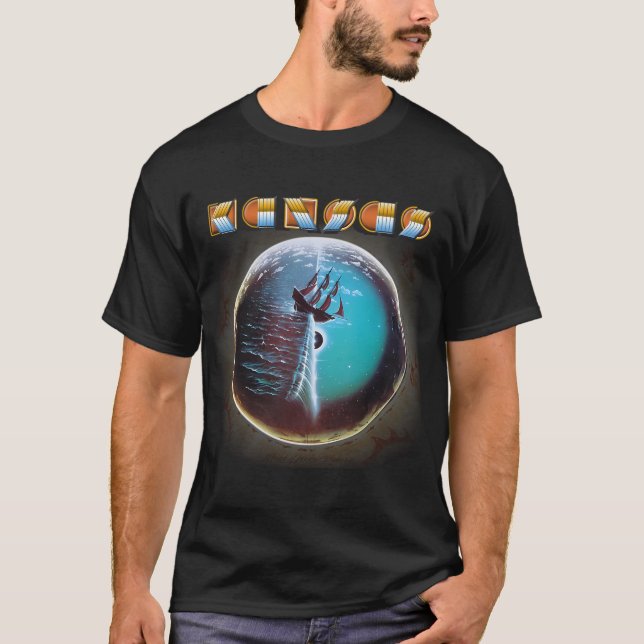 Closet Chronicles Classic T-Shirt (Framsida)