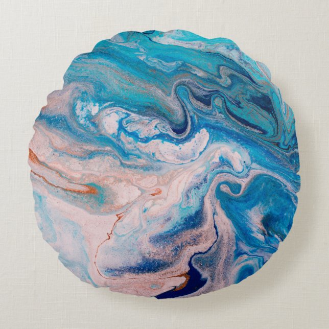 Closeup of mixed blue and white abstract marble te rund kudde (Framsidan)