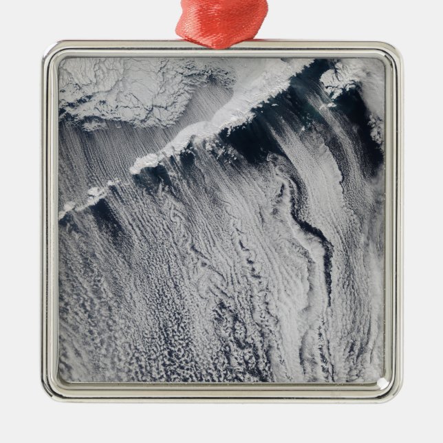 Cloud mönster synlig över Aleutian Island Julgransprydnad Metall (Framsidan)