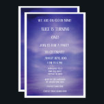 Cloud Nine Boys Girls 1:a födelsedag QR-kod Inbjudningar<br><div class="desc">Utskriven med bakgrundsbild av vackra moln i blå abstrakt,  QR-kod för webbplatsens url- och personligens textmallar som du kan redigera och anpassa!</div>