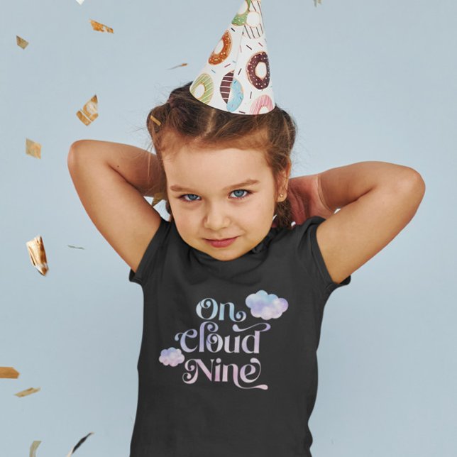 Cloud Nine Girl Födelsedagsfest T Shirt (Skapare uppladdad)