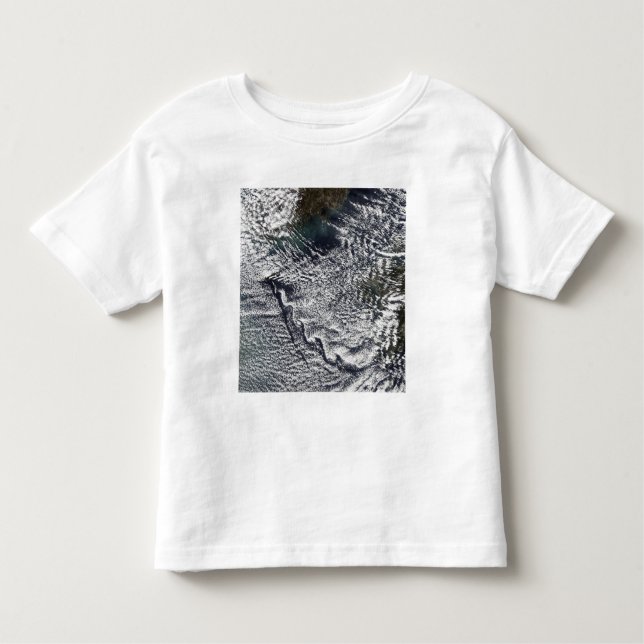 Cloud vortices off Cheju Do, Sydkorea 2 Tee Shirt (Framsida)