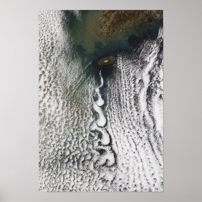 Cloud vortices off Cheju Do, Sydkorea Poster (Framsidan)