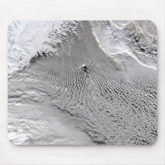 Cloud vortices utanför Jan Mayen Island Musmatta (Framsidan)