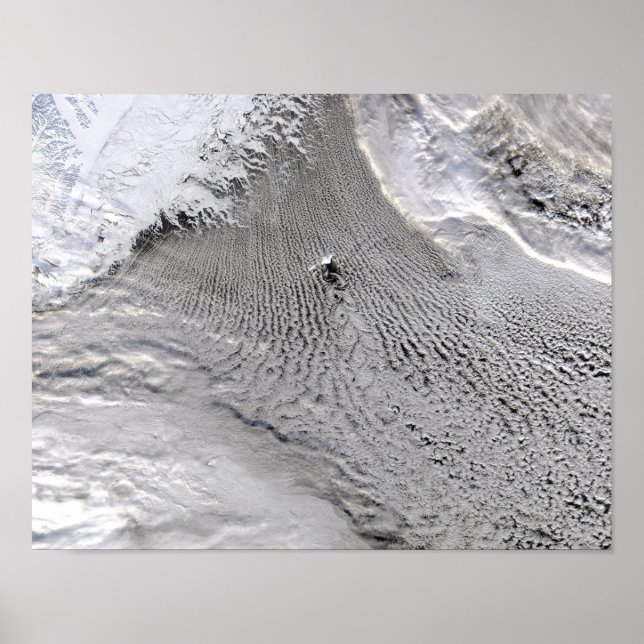 Cloud vortices utanför Jan Mayen Island Poster (Framsidan)