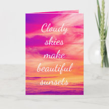 Cloudy Himlar gör vackra soluppsättningar