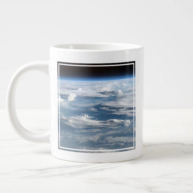 Cloudy Himlar over Sudan Jumbo Mugg (Vänster)