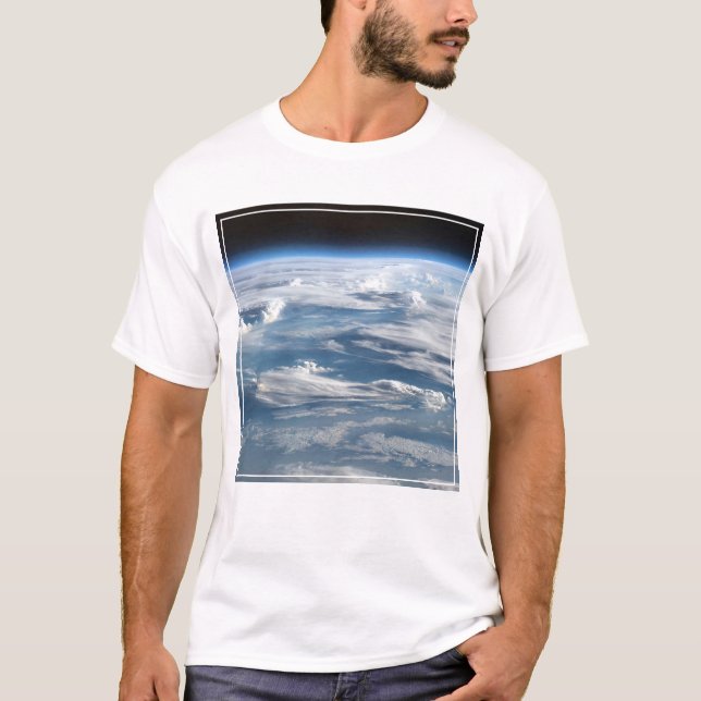 Cloudy Himlar over Sudan T Shirt (Framsida)
