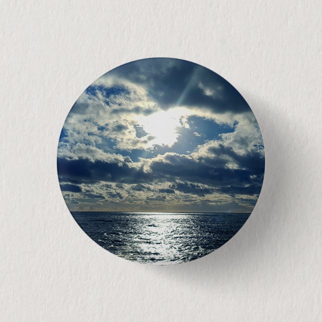 Cloudy Himlar vid Brighton Seafront Knapp (Framsida)