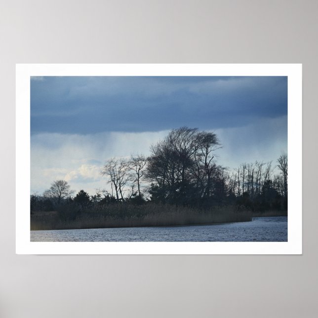 Cloudy Waterscape Poster (Framsidan)