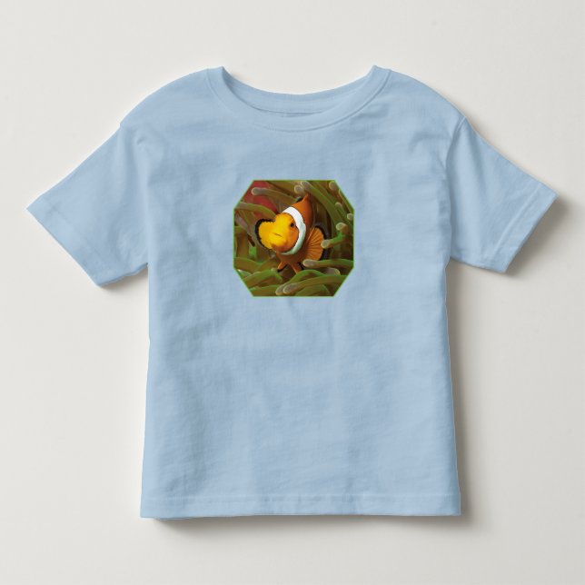 Clownfisk i grön anemone. Fotografisk design |  T Shirt (Framsida)