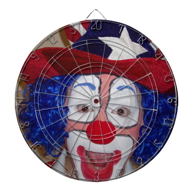 Clownpilen stiger ombord darttavla (Framsidan)