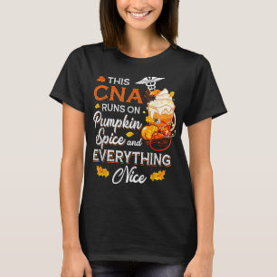 CNA Nurse Springa på Pumpkin Spice Allt tack T Shirt