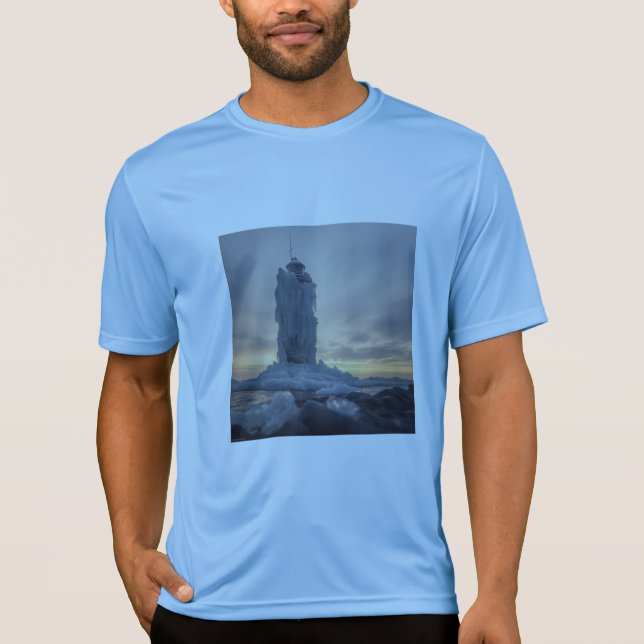 Coastal lighthouse covered with ice t shirt (Framsida)