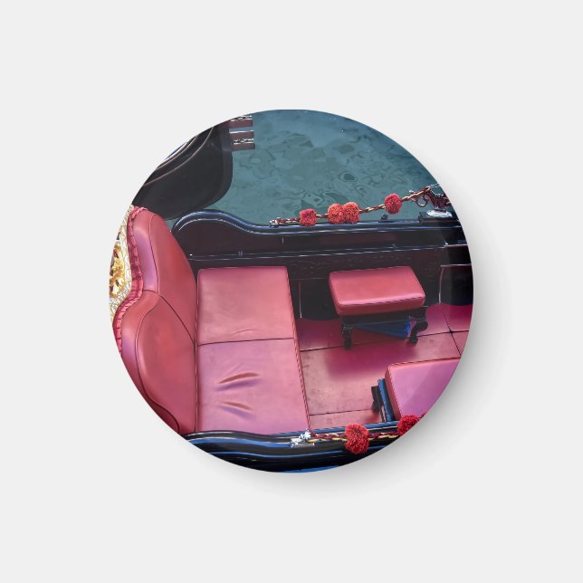 Coastal Luxury Gondola in Venice Magnet (Framsidan)