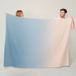 Coastal Ombre Charm: Beach-Inspired Fleecefilt