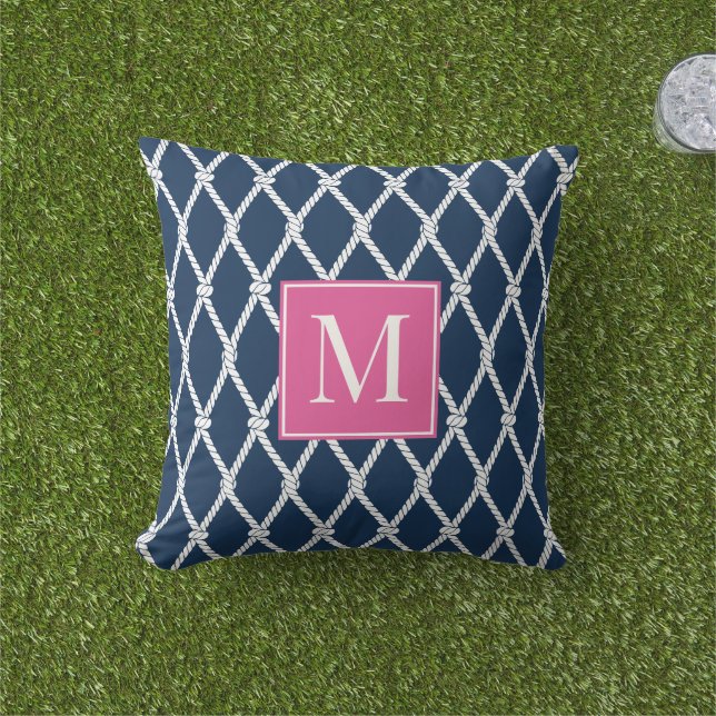 Coastal Preppy Nautical Monogram – Marinblå & Varm Kudde (Gräs)