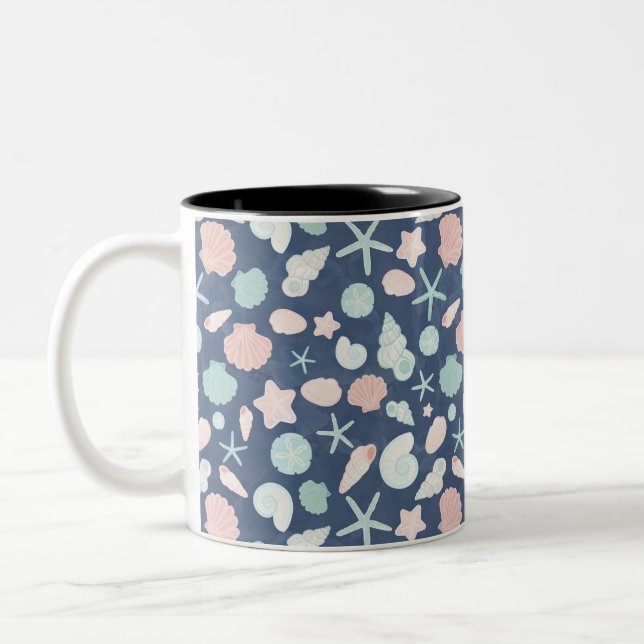 Coastal Shells Beach & Ocean Design Två-Tonad Mugg (Vänster)