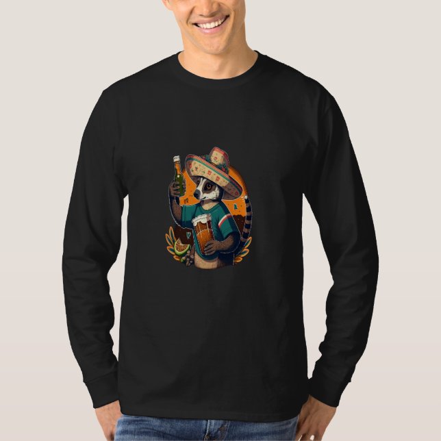Coati Wearing Sombrero Mexican Coati Drinking Beer T Shirt (Framsida)