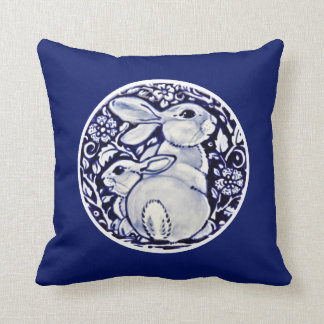 Cobalt Blue Rabbit Baby Bunny Blommigt Medallion Kudde