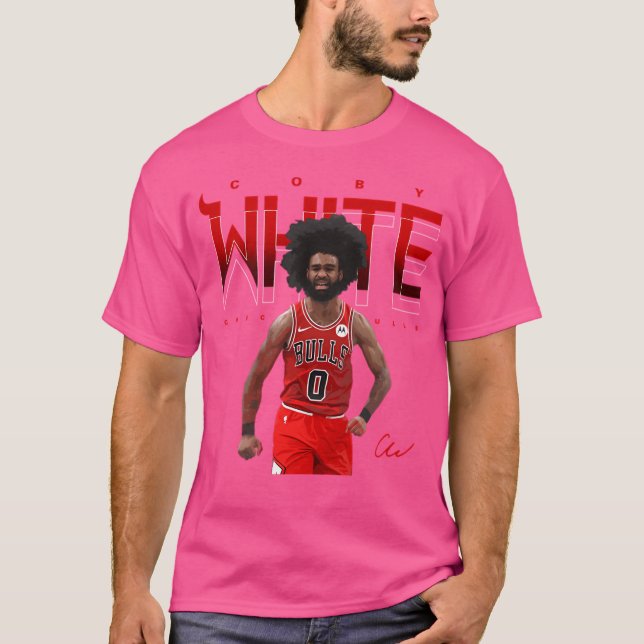 Coby White Pose T Shirt (Framsida)