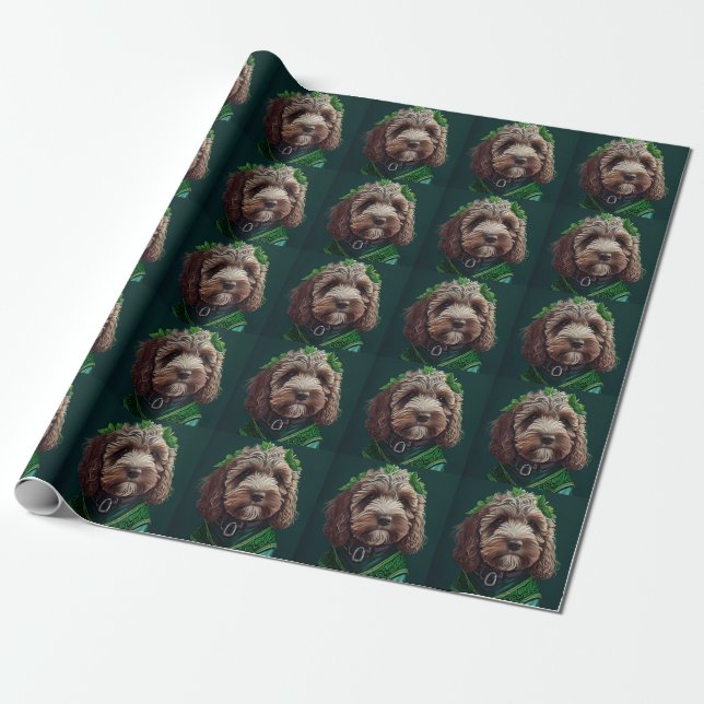 Cockapoo Hund i St. Patrick Dress Presentpapper (Utrullad)