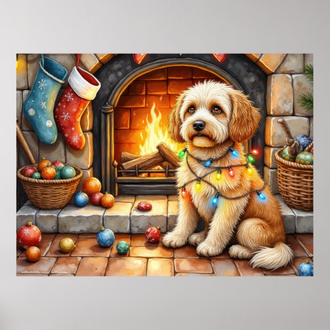 Cockapoo Sittandes Vid Öppen Spis Med Julbelysning Poster (Framsidan)