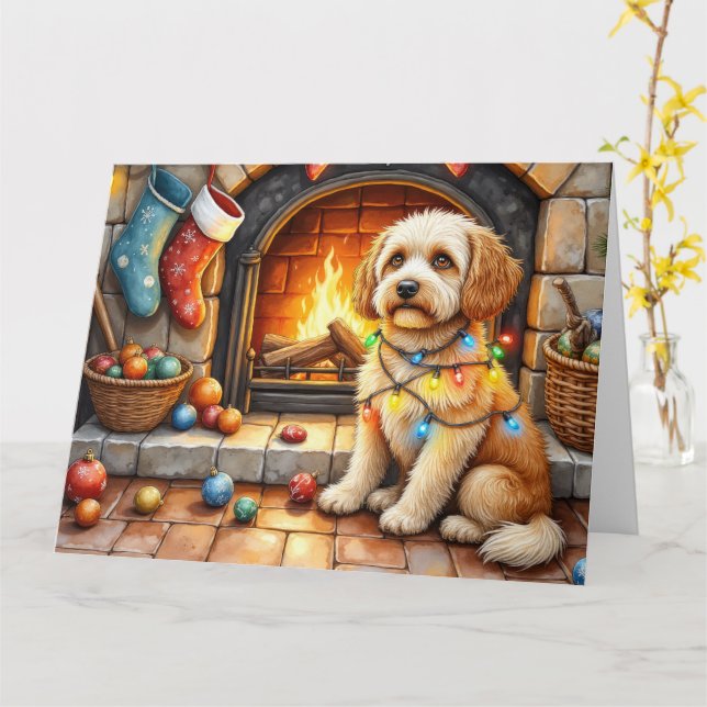 Cockapoo Sitting by Fireplace with Christmas Light Kort (Gul blomma)