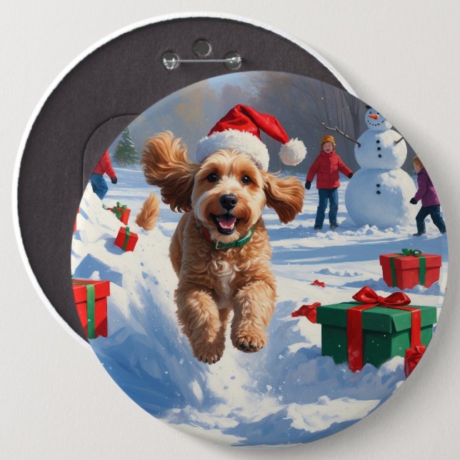 Cockapoo springer i snö med julhatt knapp (Framsida & baksida)