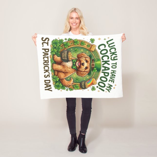 Cockapoo St Patricks Day Lucky Dog Guldgryte Fleecefilt (På plats)