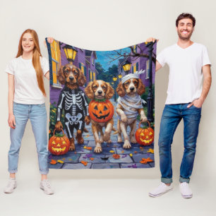 Cocker Spaniel Hundar som går på Halloweentrick-or Fleecefilt