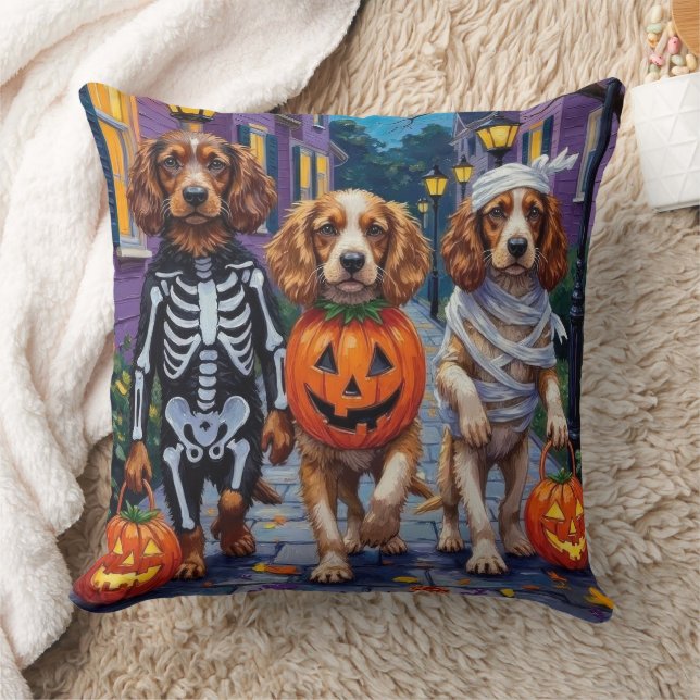 Cocker Spaniel Hundar som går Trick-or-Treating på Kudde (Filt)