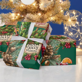 Cocktail Christmas Party with Drinks on Green Presentpapper