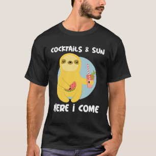 Cocktails och Sol här i Kom Sloth Summer Vacatio T Shirt