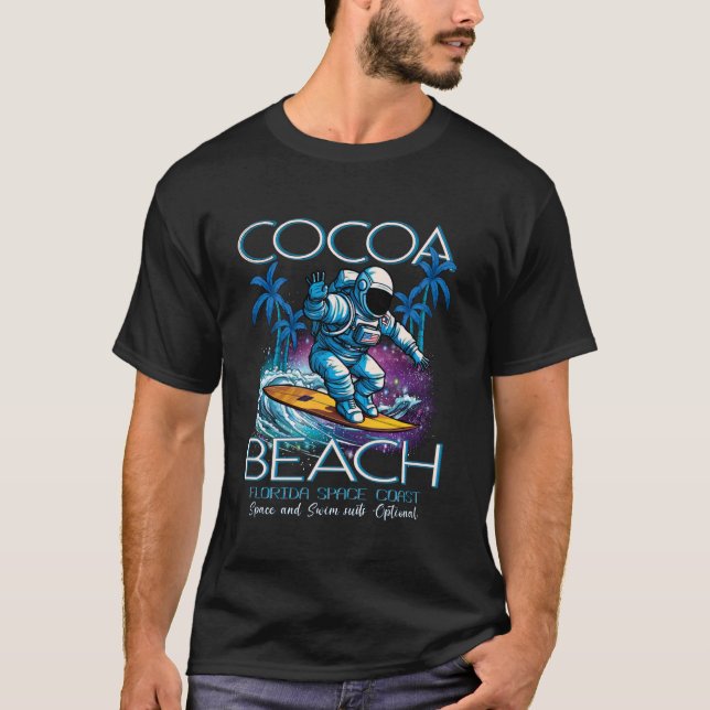 Cocoa Beach Florida Gateway to Space Surfing Astro T Shirt (Framsida)