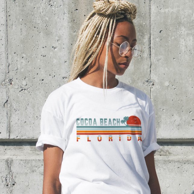 Cocoa Beach Florida Retro Sunset Souvenirs 60 T Shirt (Skapare uppladdad)