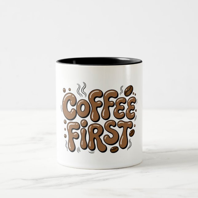 Coffee First Retro Bubble Typography Mug Två-Tonad Mugg (Center)