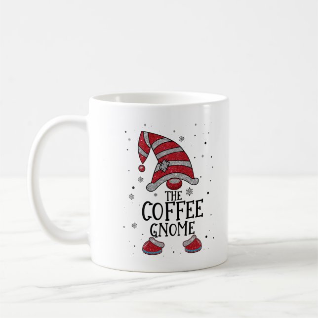 COFFEE Gnome Buffalo Plaid Matching Christmas 2021 Kaffemugg (Vänster)
