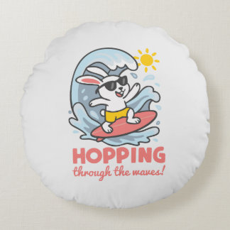 Cojín infantil con conejito surfero kawaii rund kudde