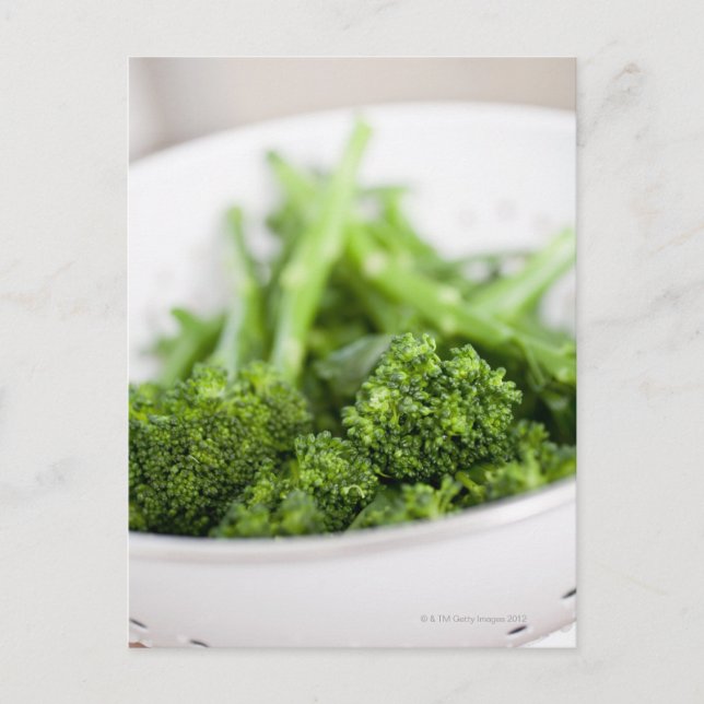 COLANDER FULLT AV SUPERFOOD BROCCOLI VYKORT (Framsida)