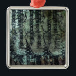 Collage för svart för gitarrkrickagrönt julgransprydnad metall<br><div class="desc">Sagolik Collage av gitarrer med en kricka och en gröntfärgläggningperfekt för någon musikälskare eller musiker.</div>