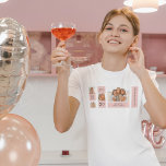 Collage Friend Photos | Grattis på födelsedagen Gi T Shirt<br><div class="desc">Collage Friend Photos | Grattis på födelsedagen Gift.Gör din väns födelsedag extra speciell med den här anpassningsbar presenten som innehåller en samling av dina favoritstunder tillsammans! Den här rosan-temade födelsedagspressen är endast tillgänglig på Zazzle,  och det är perfekten att visa din vän hur mycket de elak till dig.</div>