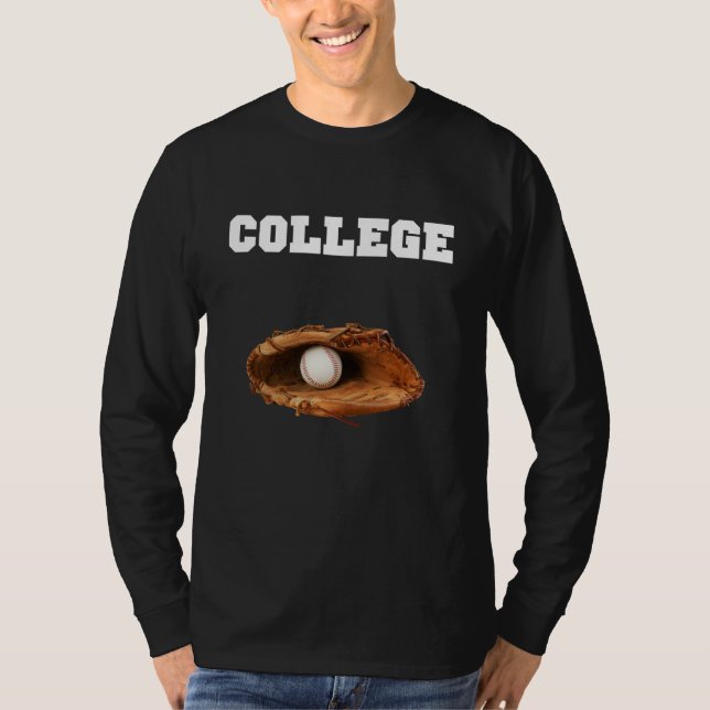 College Baseball en basebollhandske och boll T Shirt (Framsida)