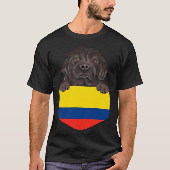 Colombia Flag Newfoundland Dog In Pocket T Shirt (Framsida)