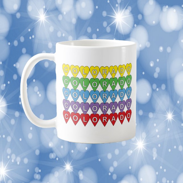 Colorado Colorful Hearts Mönster Kaffemugg (A mug with the word Colorado in yellow, green, blue, purple and red hearts)