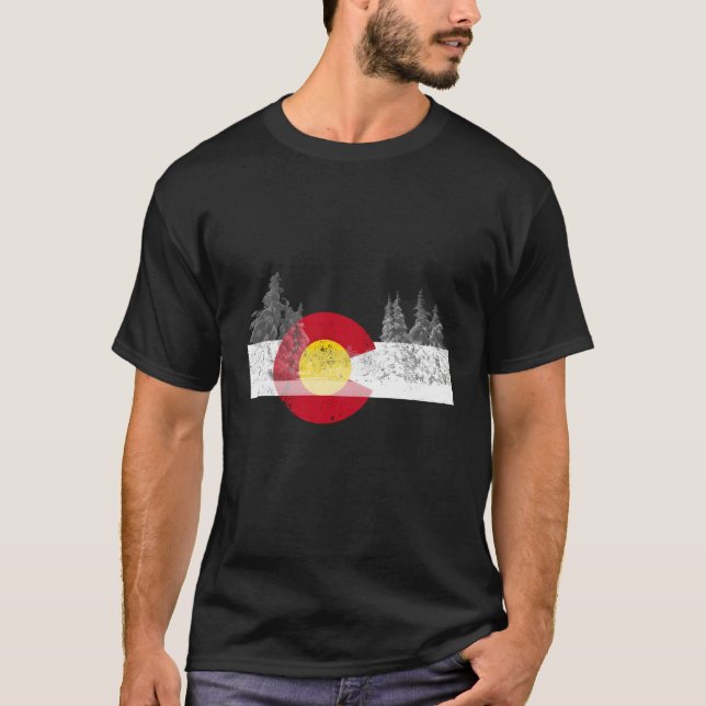 Colorado Flagga Mountain Ski Träd utomhus T Shirt (Framsida)