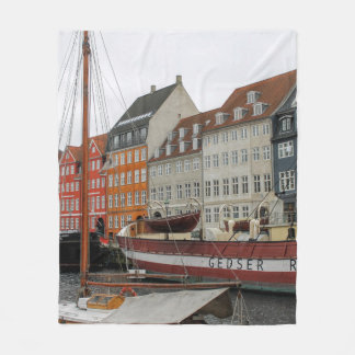 COLORFUL BUILDINGS BESIDE THE RIVER FLEECEFILT